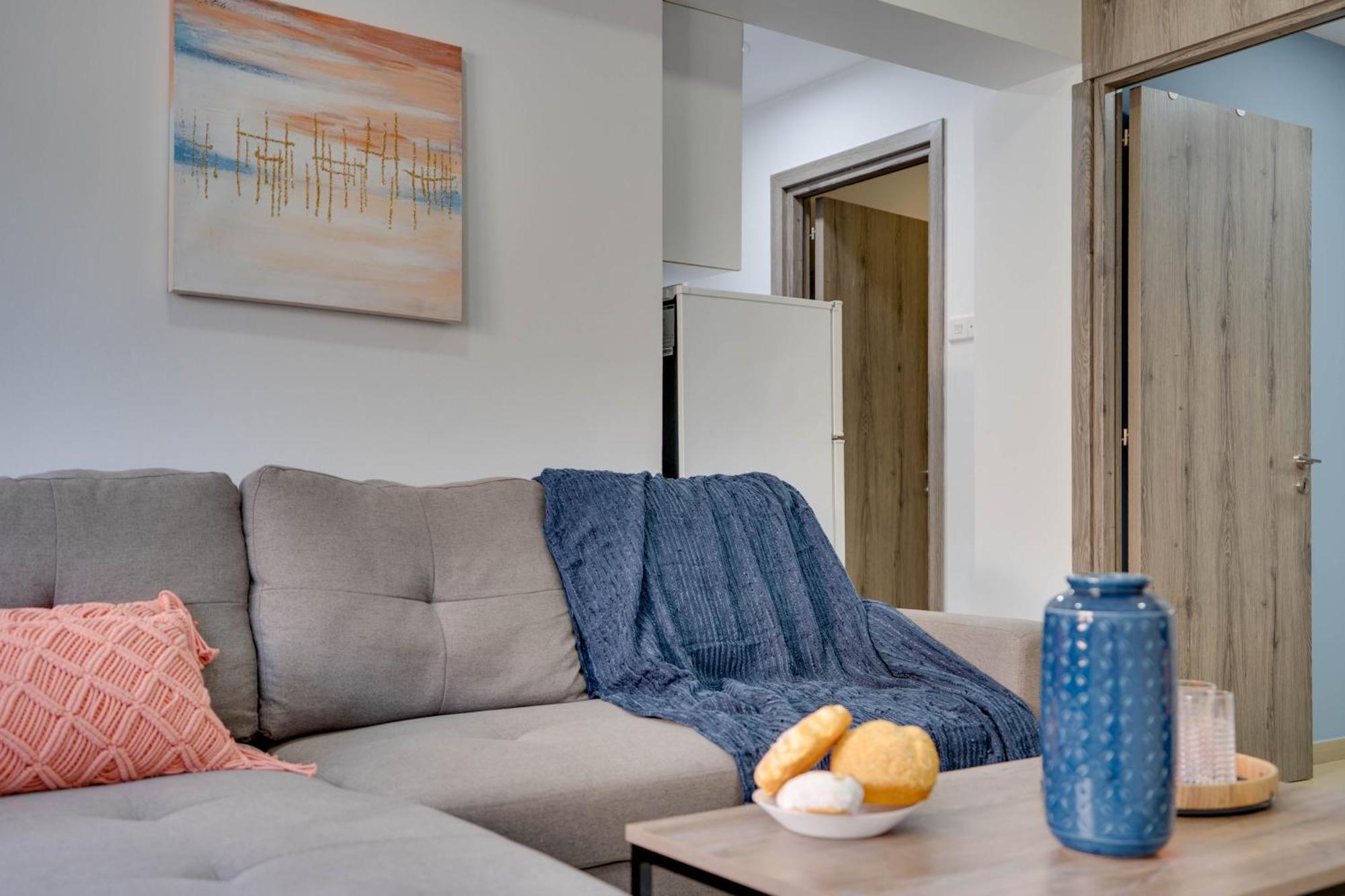 Atlantis Apartments 50M From Makenzy Seafront لارنكا المظهر الخارجي الصورة