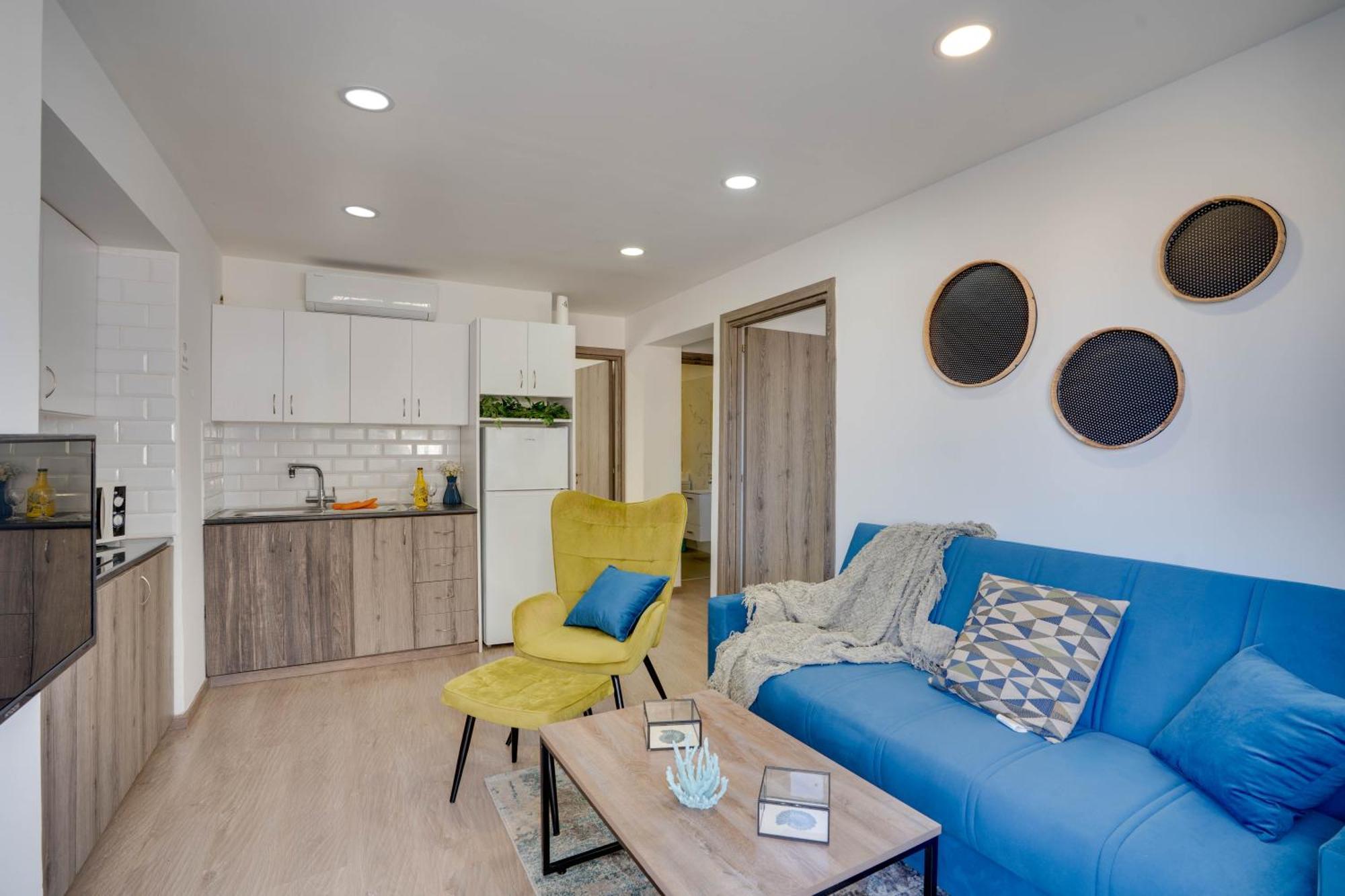 Atlantis Apartments 50M From Makenzy Seafront لارنكا المظهر الخارجي الصورة